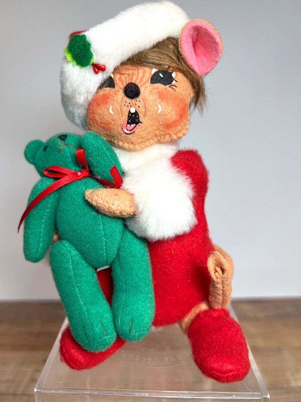 Rare ANNALEE Santa Mouse Plush Holding Green Teddy Bear Christmas Decoration